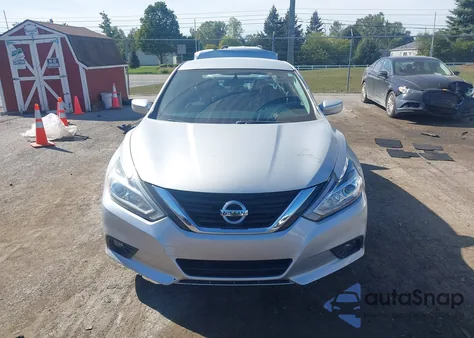 2017 Nissan Altima 2.5 Sv z USA, uszkodzony, nr VIN 1N4AL3AP9HC274936